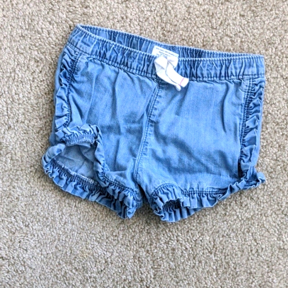 Ruffle denim shorts